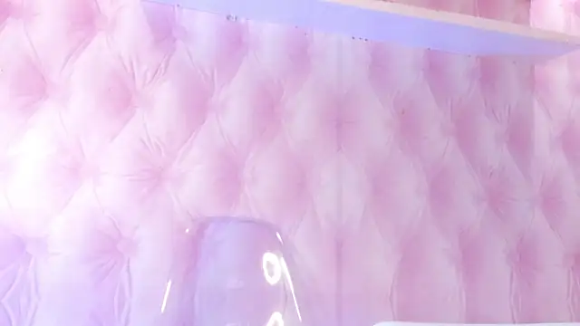 Snapshot of Hilary-banks chatting on 03-14-25, 04:32 Hilary-banks online show from 03-14-25, 04:32