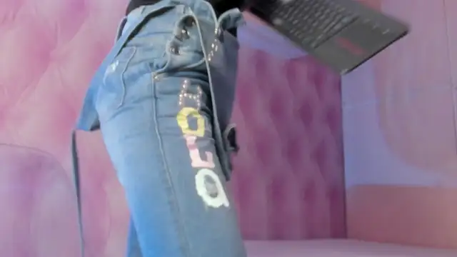 Snapshot of Hilary-banks chatting on 03-20-25, 04:29 Hilary-banks online show from 03-20-25, 04:29