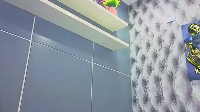 Snapshot of Hilary-banks chatting on 09-14-25, 04:44 Hilary-banks online show from 09-14-25, 04:44