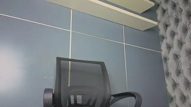 Snapshot of Hilary-banks chatting on 09-26-25, 01:31 Hilary-banks online show from 09-26-25, 01:31