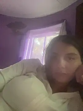 Snapshot of itzcheyduh chatting on 10-08-25, 11:13 itzcheyduh online show from 10-08-25, 11:13