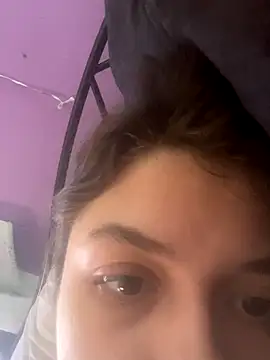 Snapshot of itzcheyduh chatting on 10-09-25, 02:15 itzcheyduh online show from 10-09-25, 02:15