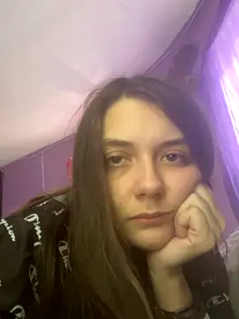 Snapshot of itzcheyduh chatting on 10-13-25, 08:53 itzcheyduh online show from 10-13-25, 08:53