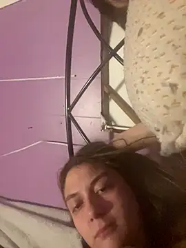 Snapshot of itzcheyduh chatting on 11-20-25, 06:24 itzcheyduh online show from 11-20-25, 06:24