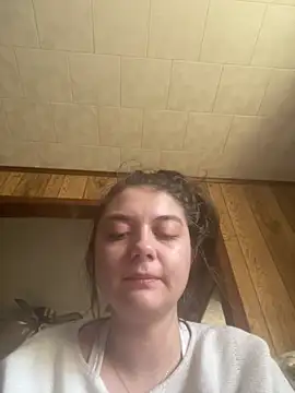 Snapshot of itzcheyduh chatting on 02-28-26, 01:45 itzcheyduh online show from 02-28-26, 01:45