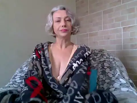 Lorie Carrie online show from 10-19-25, 11:00