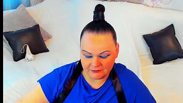 MilanaBiegert online show from 12-31-24, 12:25