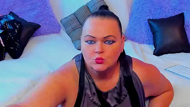 MilanaBiegert online show from 09-22-25, 07:32