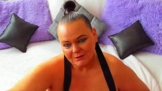 MilanaBiegert online show from 10-01-25, 08:20