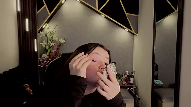 almma shy online show from 09-10-25, 01:22