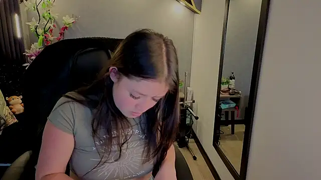 almma shy online show from 10-04-25, 03:21