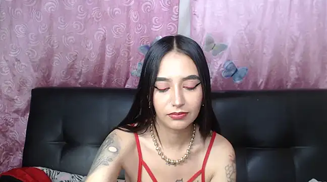 Snapshot of Annerainhoot chatting on 12-11-24, 01:47 Annerainhoot online show from 12-11-24, 01:47