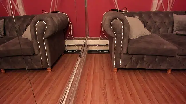 Snapshot of Julieta_Russell chatting on 10-30-25, 11:11 Julieta Russell online show from 10-30-25, 11:11