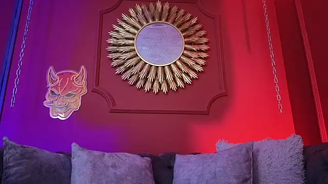 Snapshot of Julieta_Russell chatting on 11-12-25, 12:27 Julieta Russell online show from 11-12-25, 12:27