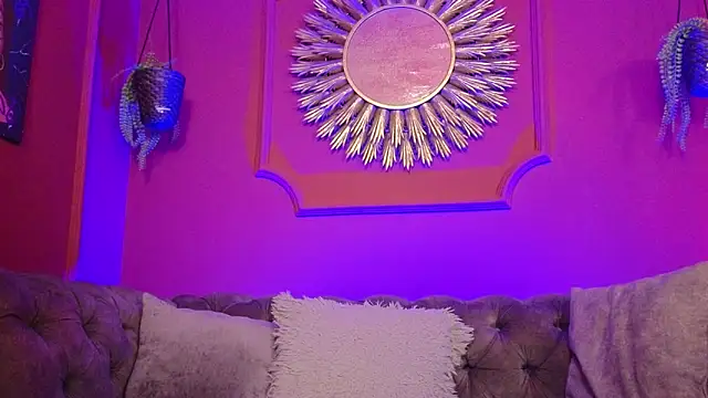 Julieta Russell online show from 01-17-26, 12:21