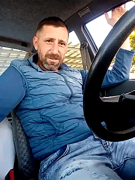 Snapshot of BZHsex chatting on 02-15-25, 02:11 BZHsex online show from 02-15-25, 02:11