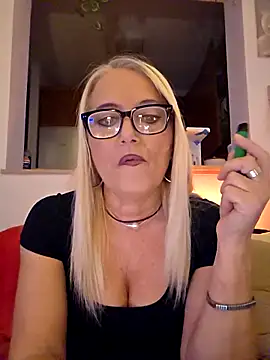 kikkastar online show from 11-04-25, 08:41