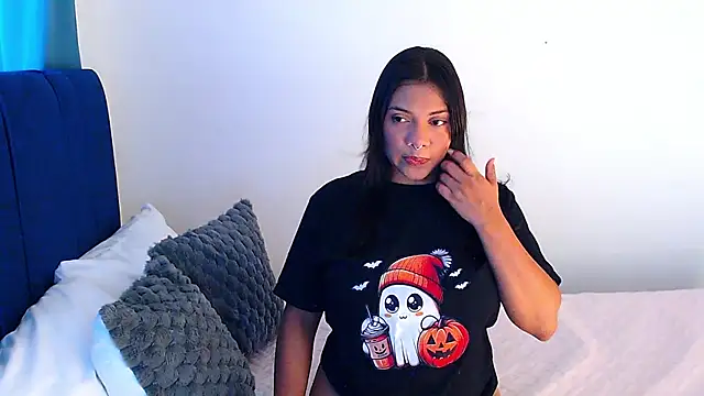 Snapshot of angela_santana_ chatting on 03-13-25, 06:01 angela santana  online show from 03-13-25, 06:01