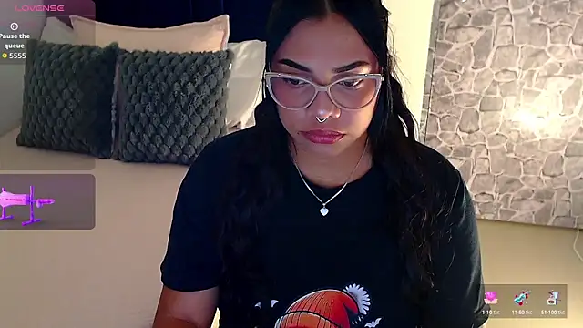 Snapshot of angela_santana_ chatting on 10-16-25, 11:39 angela santana  online show from 10-16-25, 11:39