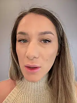 Snapshot of HotXMom chatting on 01-21-25, 04:43 HotXMom online show from 01-21-25, 04:43