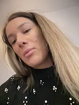 Snapshot of HotXMom chatting on 02-18-25, 04:58 HotXMom online show from 02-18-25, 04:58