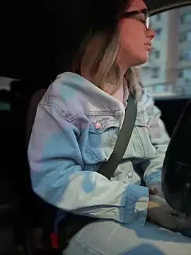 Snapshot of HotXMom chatting on 03-10-25, 04:17 HotXMom online show from 03-10-25, 04:17