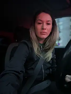 Snapshot of HotXMom chatting on 03-13-25, 04:27 HotXMom online show from 03-13-25, 04:27