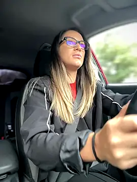 Snapshot of HotXMom chatting on 09-19-25, 05:53 HotXMom online show from 09-19-25, 05:53