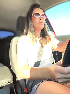 Snapshot of HotXMom chatting on 09-21-25, 02:08 HotXMom online show from 09-21-25, 02:08