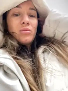 Snapshot of HotXMom chatting on 10-09-25, 05:49 HotXMom online show from 10-09-25, 05:49