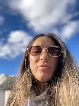 Snapshot of HotXMom chatting on 10-19-25, 11:55 HotXMom online show from 10-19-25, 11:55