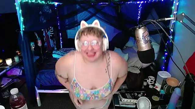 Snapshot of FatVeronica chatting on 01-24-25, 06:57 FatVeronica online show from 01-24-25, 06:57