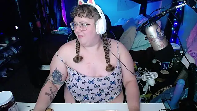 Snapshot of FatVeronica chatting on 02-06-25, 09:32 FatVeronica online show from 02-06-25, 09:32