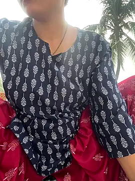 Snapshot of Ishikarana chatting on 10-29-25, 02:14 Ishikarana online show from 10-29-25, 02:14