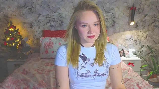 Aurora Golden1 online show from 12-16-25, 04:56