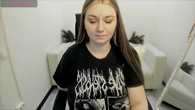 Snapshot of AlisaBacker chatting on 12-26-24, 01:07 AlisaBacker online show from 12-26-24, 01:07