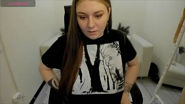 Snapshot of AlisaBacker chatting on 12-28-24, 02:53 AlisaBacker online show from 12-28-24, 02:53