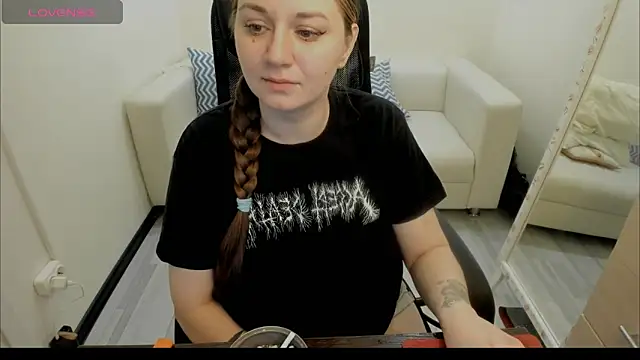 Snapshot of AlisaBacker chatting on 01-17-25, 12:52 AlisaBacker online show from 01-17-25, 12:52