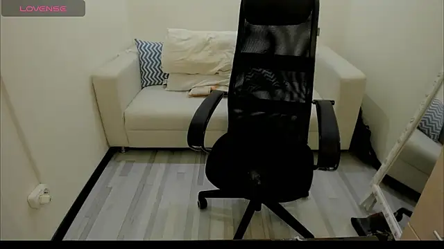 Snapshot of AlisaBacker chatting on 01-17-25, 03:53 AlisaBacker online show from 01-17-25, 03:53