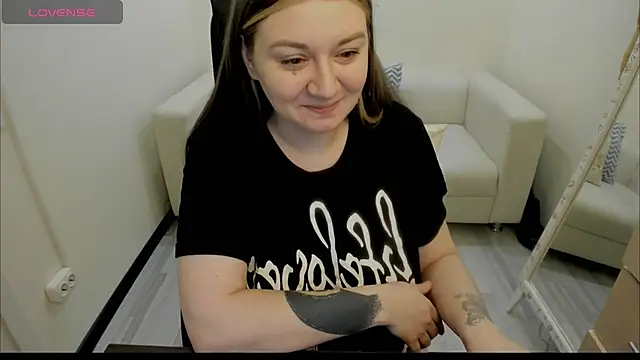 Snapshot of AlisaBacker chatting on 01-23-25, 08:46 AlisaBacker online show from 01-23-25, 08:46