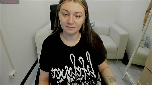 Snapshot of AlisaBacker chatting on 01-23-25, 04:04 AlisaBacker online show from 01-23-25, 04:04