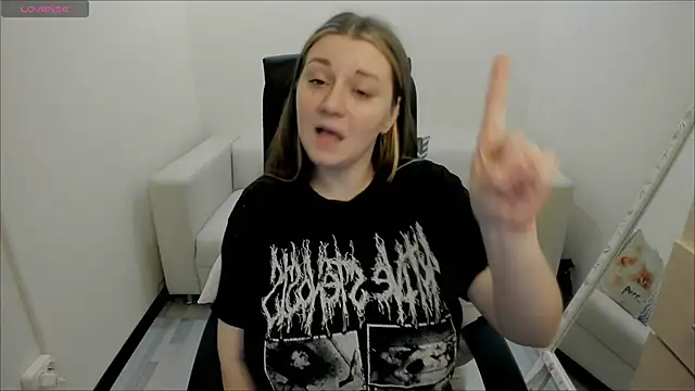 Snapshot of AlisaBacker chatting on 01-29-25, 03:01 AlisaBacker online show from 01-29-25, 03:01