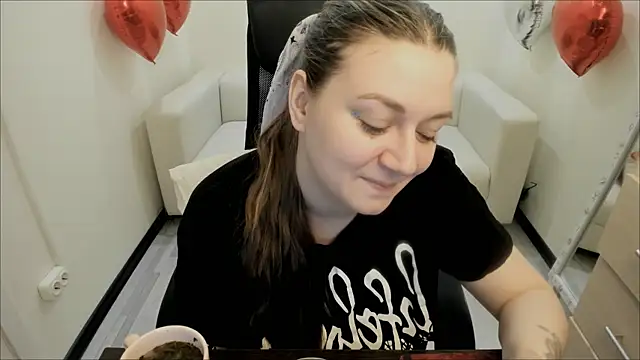 Snapshot of AlisaBacker chatting on 02-12-25, 07:45 AlisaBacker online show from 02-12-25, 07:45