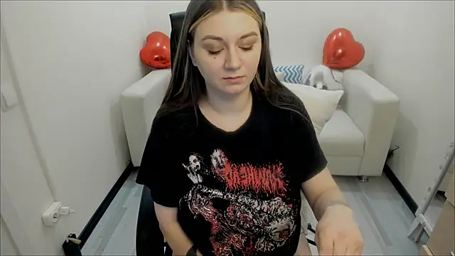 Snapshot of AlisaBacker chatting on 02-13-25, 01:37 AlisaBacker online show from 02-13-25, 01:37