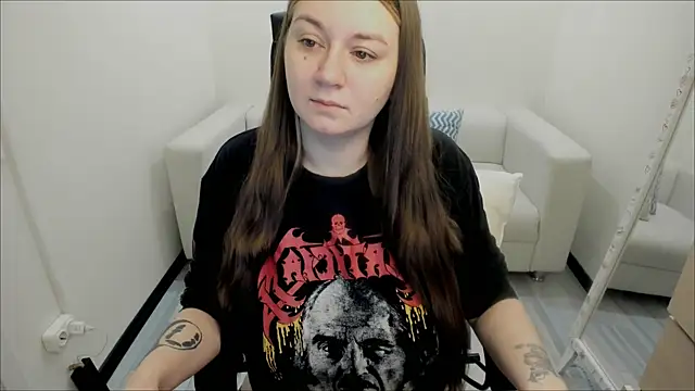 Snapshot of AlisaBacker chatting on 03-21-25, 01:34 AlisaBacker online show from 03-21-25, 01:34