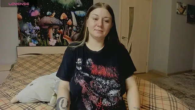 Snapshot of AlisaBacker chatting on 10-17-25, 03:47 AlisaBacker online show from 10-17-25, 03:47