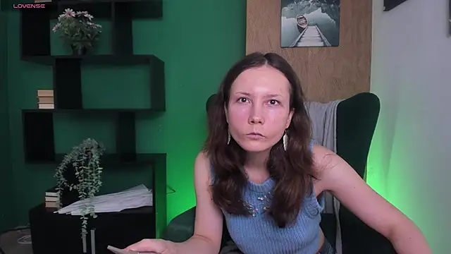 Snapshot of OliviaTurnery chatting on 12-16-25, 12:54 OliviaTurnery online show from 12-16-25, 12:54