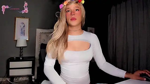 Snapshot of Ezraa1 chatting on 01-14-25, 12:03 Ezraa1 online show from 01-14-25, 12:03