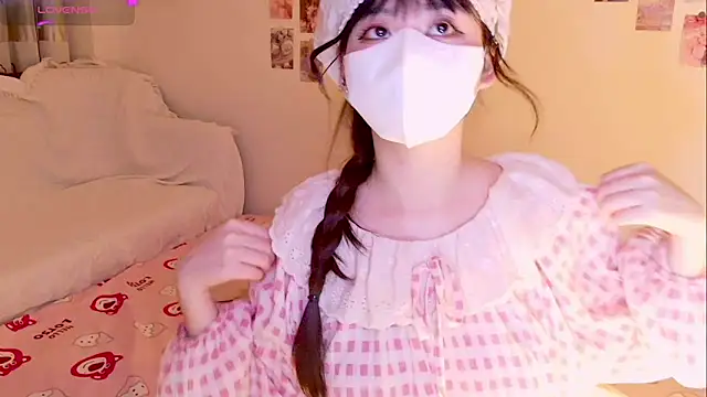 Snapshot of Embez-Damdang chatting on 12-23-24, 02:39 Embez-Damdang online show from 12-23-24, 02:39