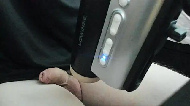 Snapshot of Luceybabb chatting on 10-17-25, 10:07 Luceybabb online show from 10-17-25, 10:07